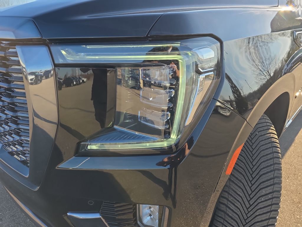 Used 2023 GMC Yukon XL Denali Ultimate image 35