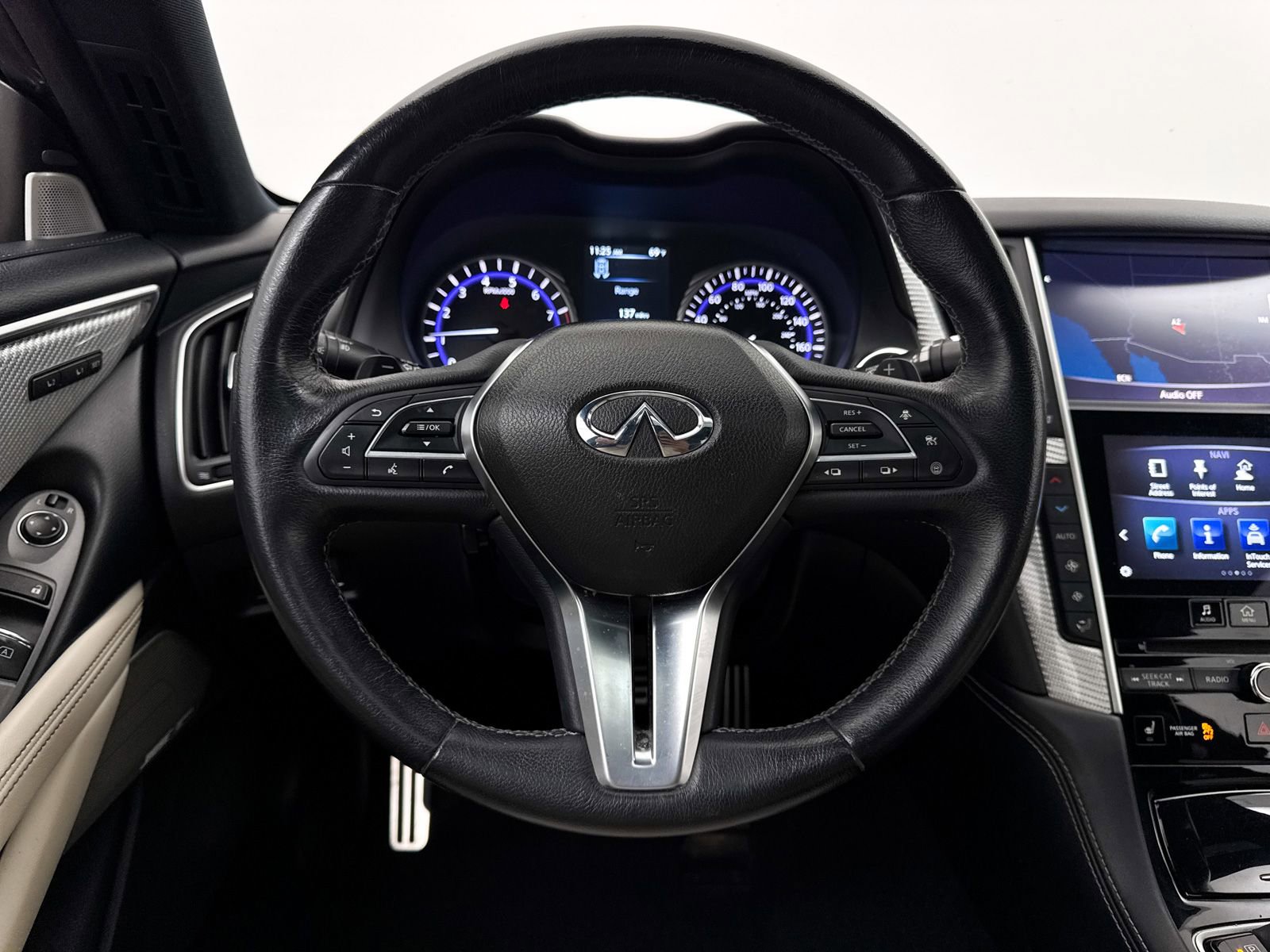 Used 2017 INFINITI Q60 Red Sport 400 RWD image 4