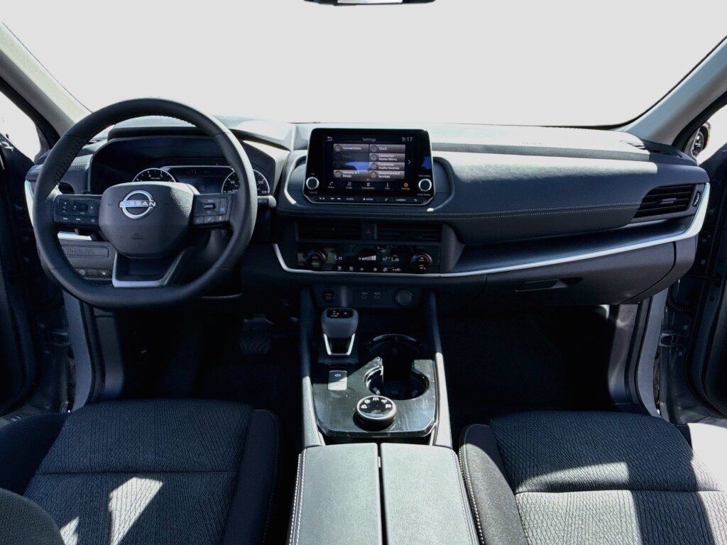 New 2027 Nissan Rogue SV AWD/4WD image 3