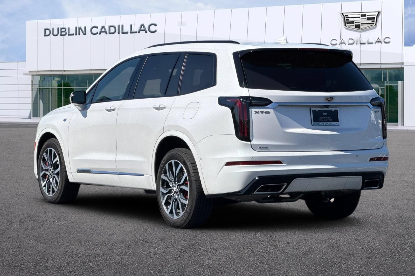 Certified 2025 Cadillac XT6 Sport w/ Technology Package AWD/4WD image 6