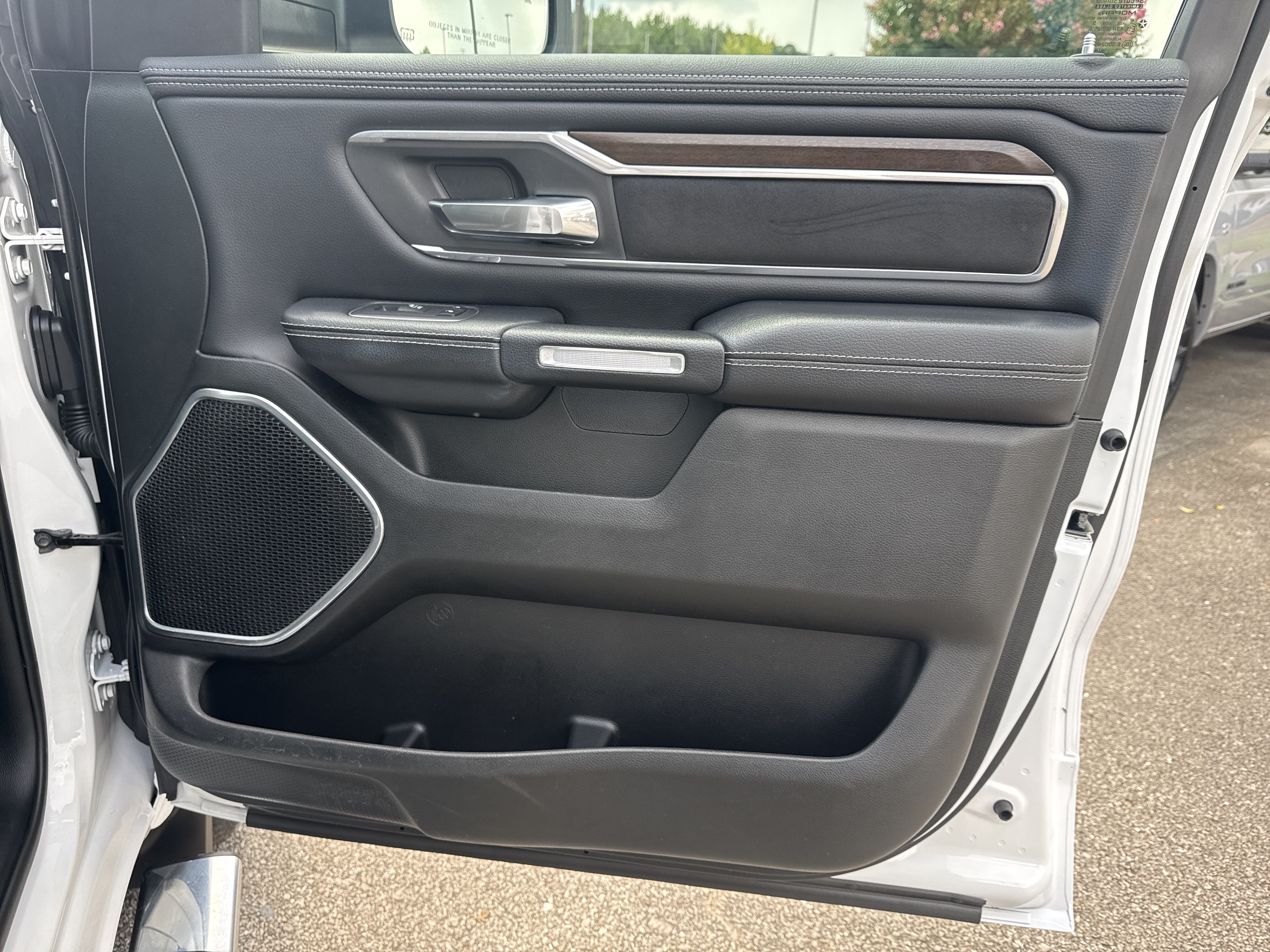 Used 2021 RAM 1500 Laramie AWD/4WD image 15