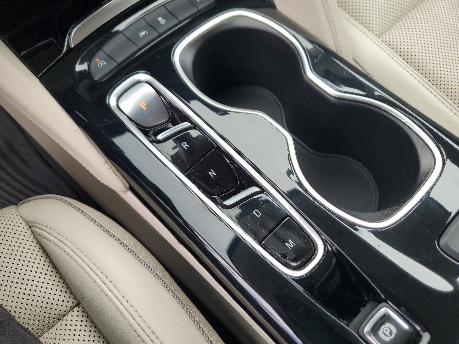 Used 2021 Buick Envision Essence w/ Technology Package I image 25