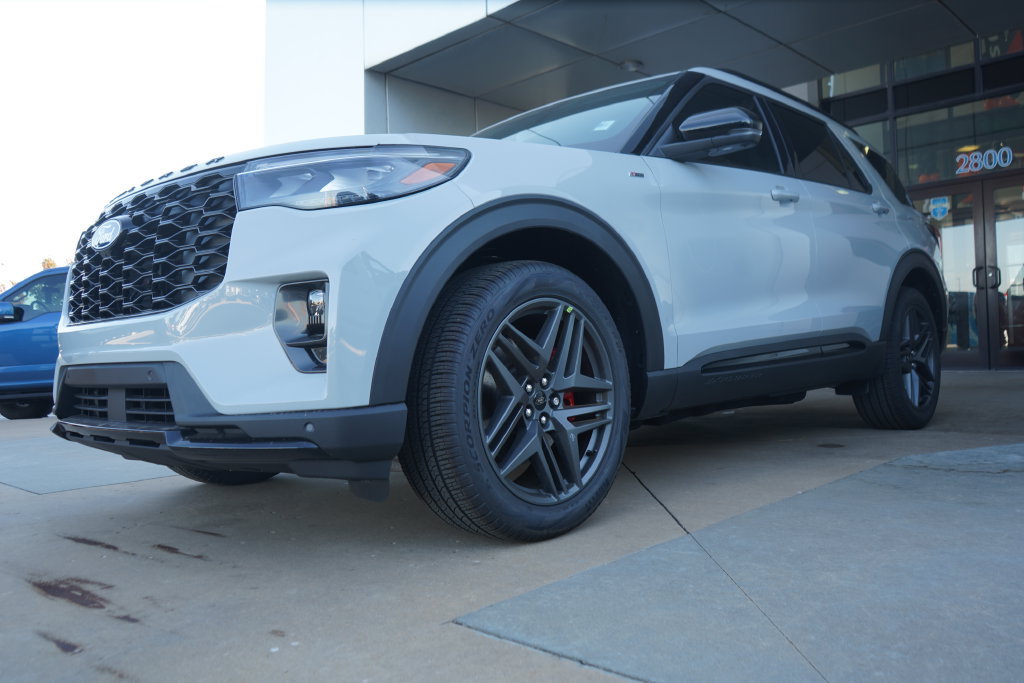 New 2027 Ford Explorer ST-Line w/ Premium Package RWD image 5