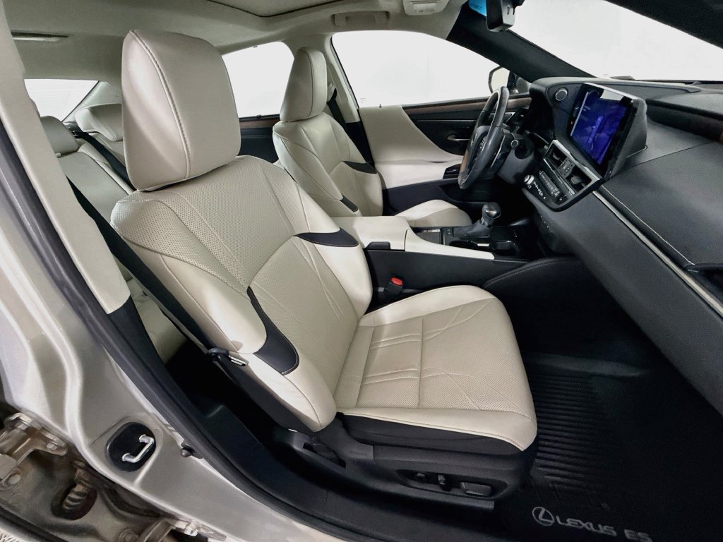 Certified 2024 Lexus ES 300h Ultra Luxury w/ Accessory Package (Z2) FWD image 29