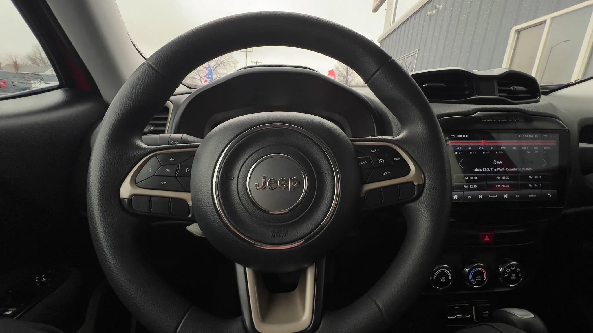 Used 2017 Jeep Renegade Sport w/ Power & Air Group FWD image 25