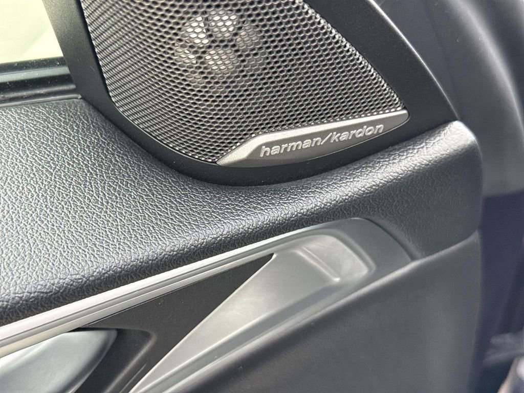 Used 2022 BMW M4 xDrive Competition w/ M Carbon Exterior Package image 22