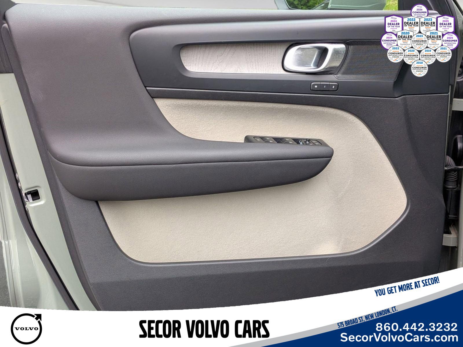 Certified 2023 Volvo XC40 B5 Plus w/ Driver Assist Package AWD/4WD image 11