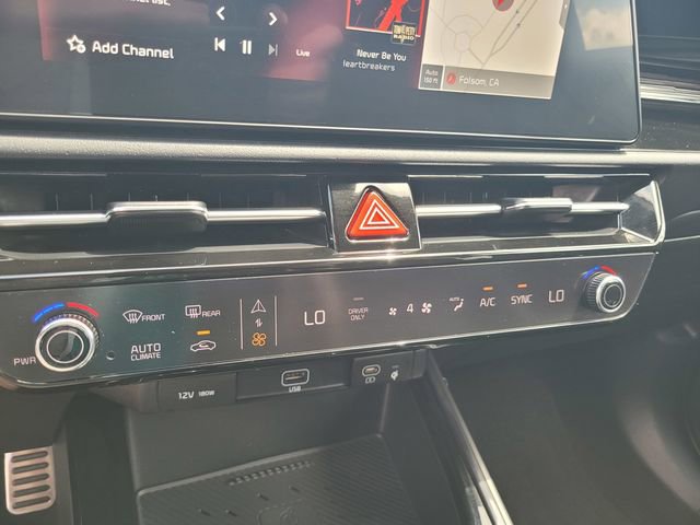 Used 2024 Kia Niro EX Touring FWD image 24