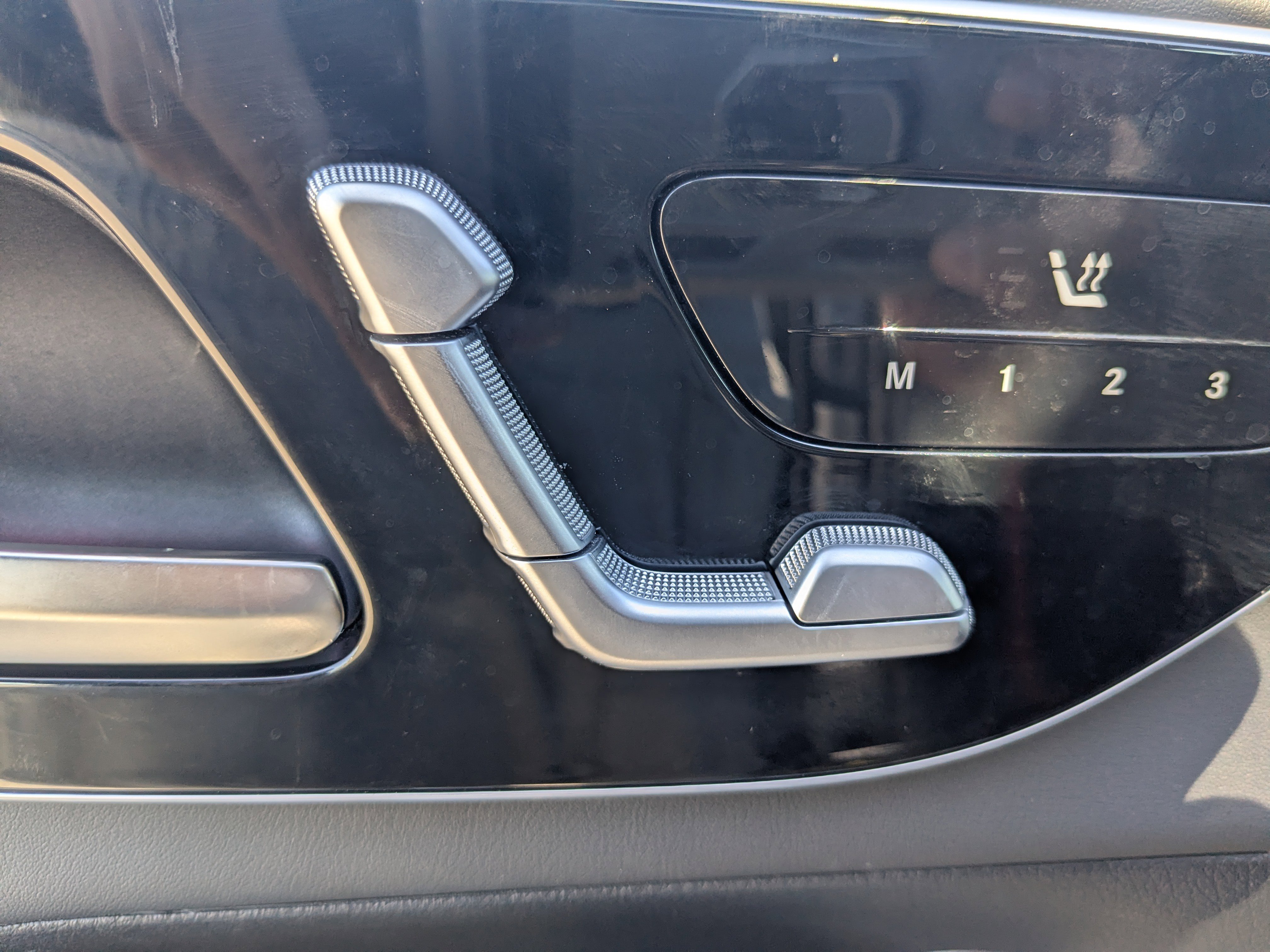 Used 2025 Mercedes-Benz GLC 43 AMG 4MATIC image 25