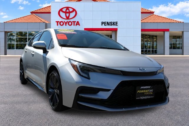 Certified 2026 Toyota Corolla SE FWD image 2