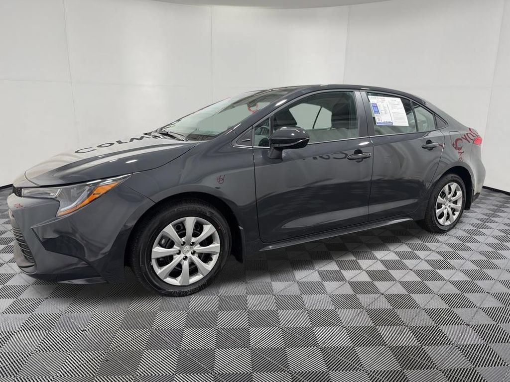 Used 2026 Toyota Corolla LE FWD image 4