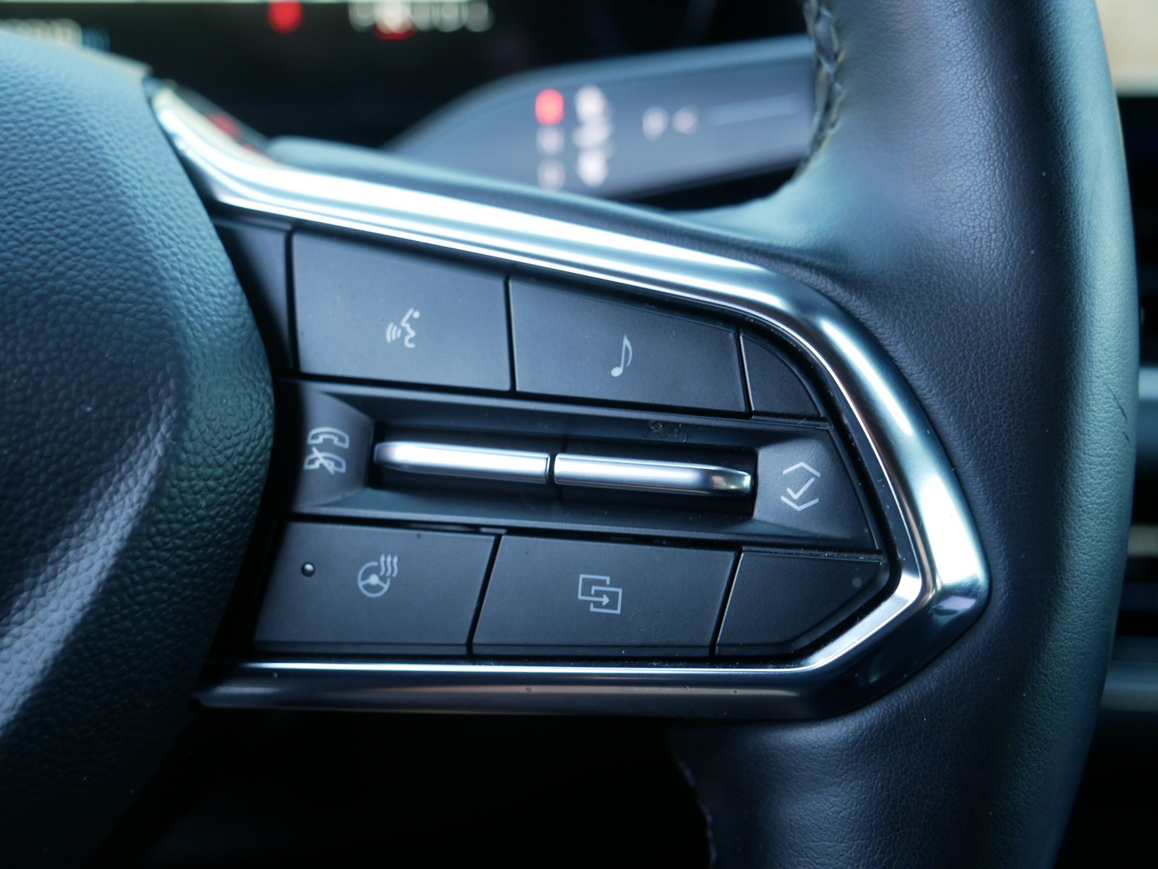 Used 2025 Chevrolet Equinox LT AWD/4WD image 29