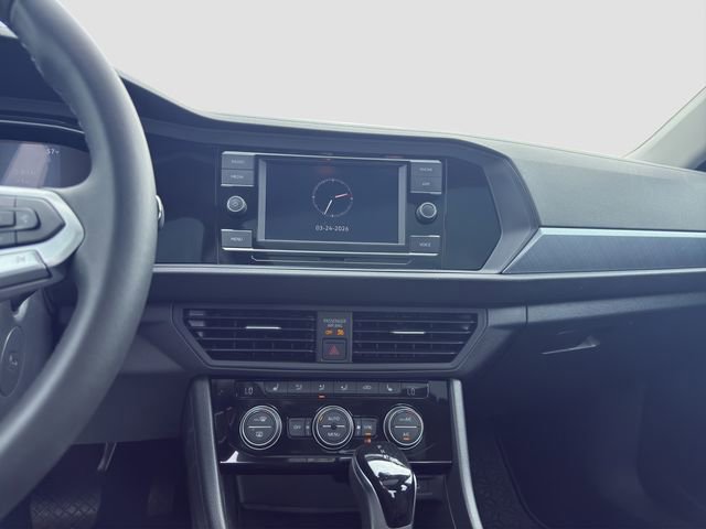 Used 2024 Volkswagen Jetta SE w/ Panoramic Sunroof Package image 15