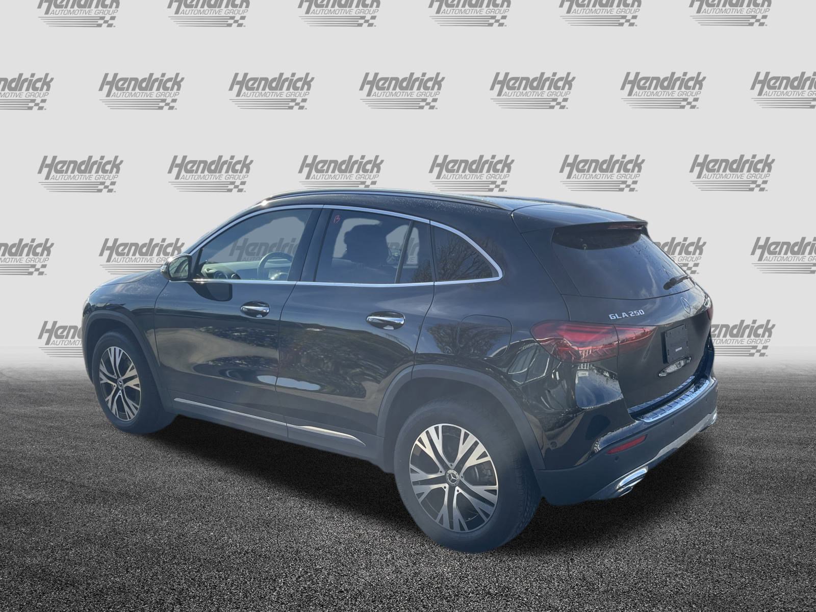 Certified 2025 Mercedes-Benz GLA 250 4MATIC w/ Driver Assistance Package image 8