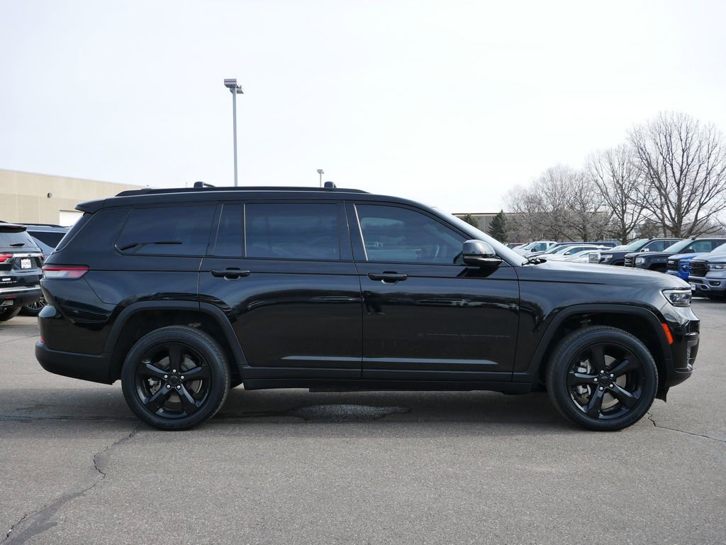 Used 2021 Jeep Grand Cherokee L Laredo AWD/4WD image 11