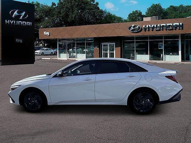 New 2026 Hyundai Elantra SEL FWD image 5