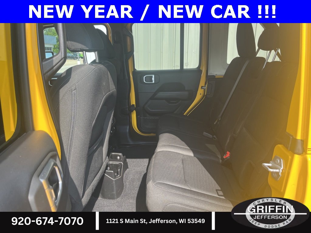 Used 2019 Jeep Wrangler Unlimited Sahara image 9