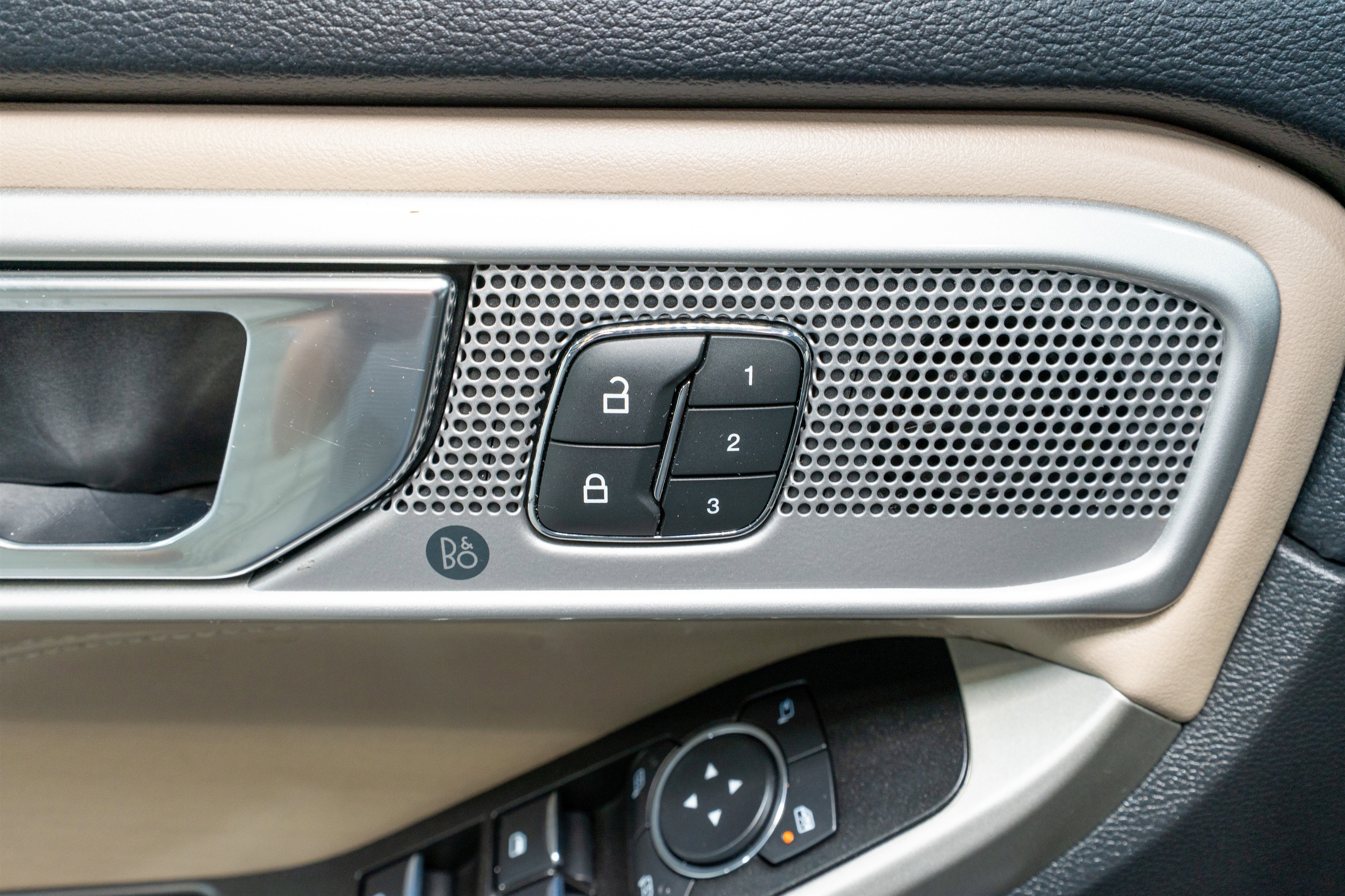 Used 2022 Ford Explorer Limited w/ Equipment Group 301A image 14