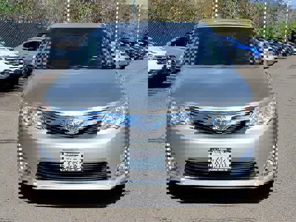 Used 2013 Toyota Camry XLE w/ Leather Pkg image 2