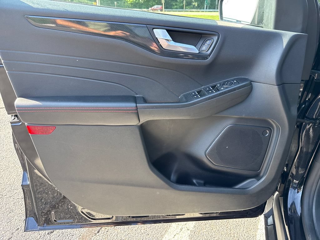 Used 2024 Ford Escape ST-Line w/ Tech Pack #1 FWD image 23
