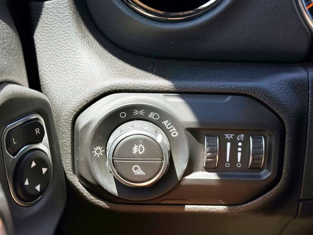 Used 2021 Jeep Gladiator Overland AWD/4WD image 21