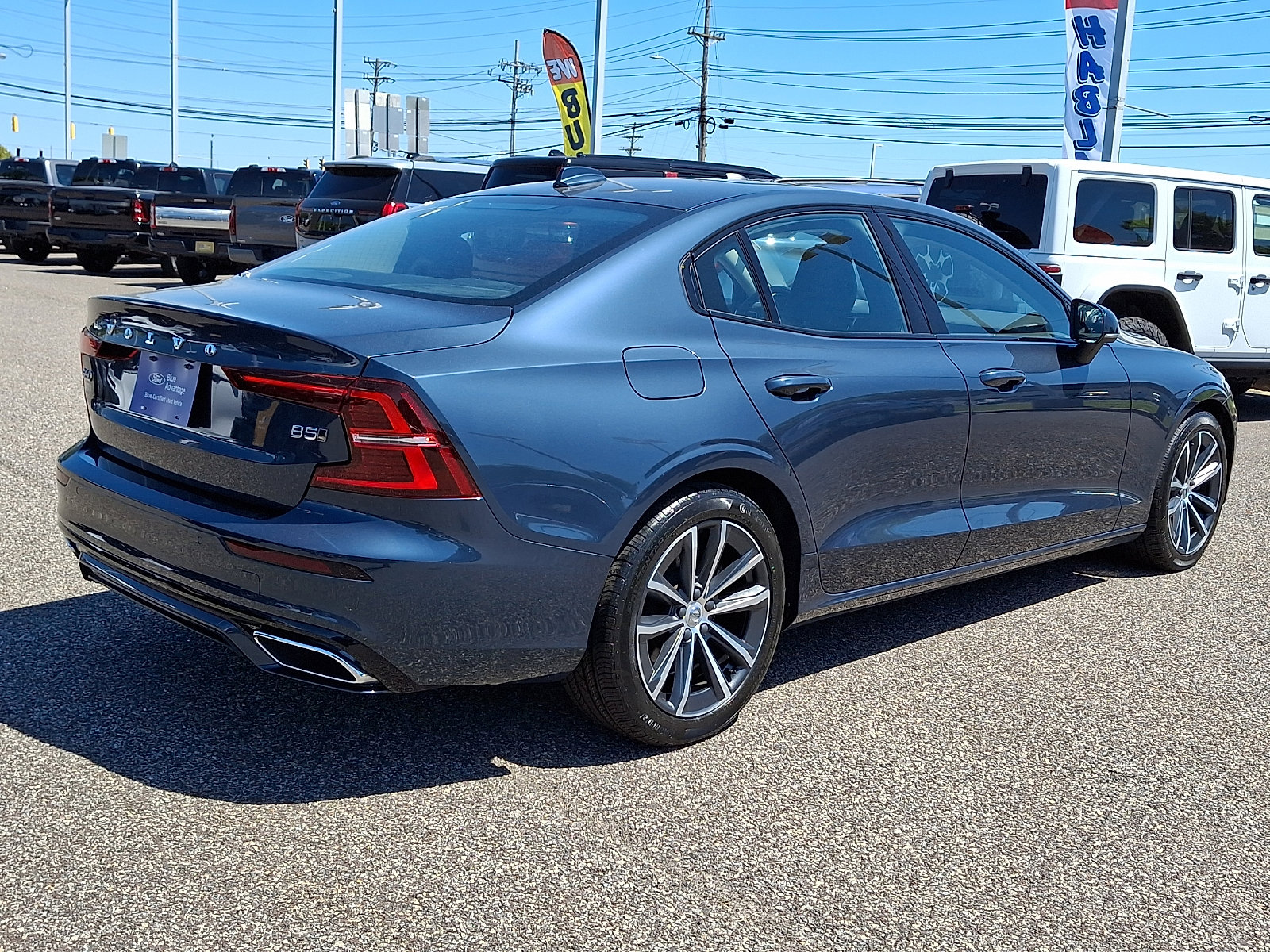 Used 2022 Volvo S60 B5 Momentum w/ Premium Package AWD/4WD image 11