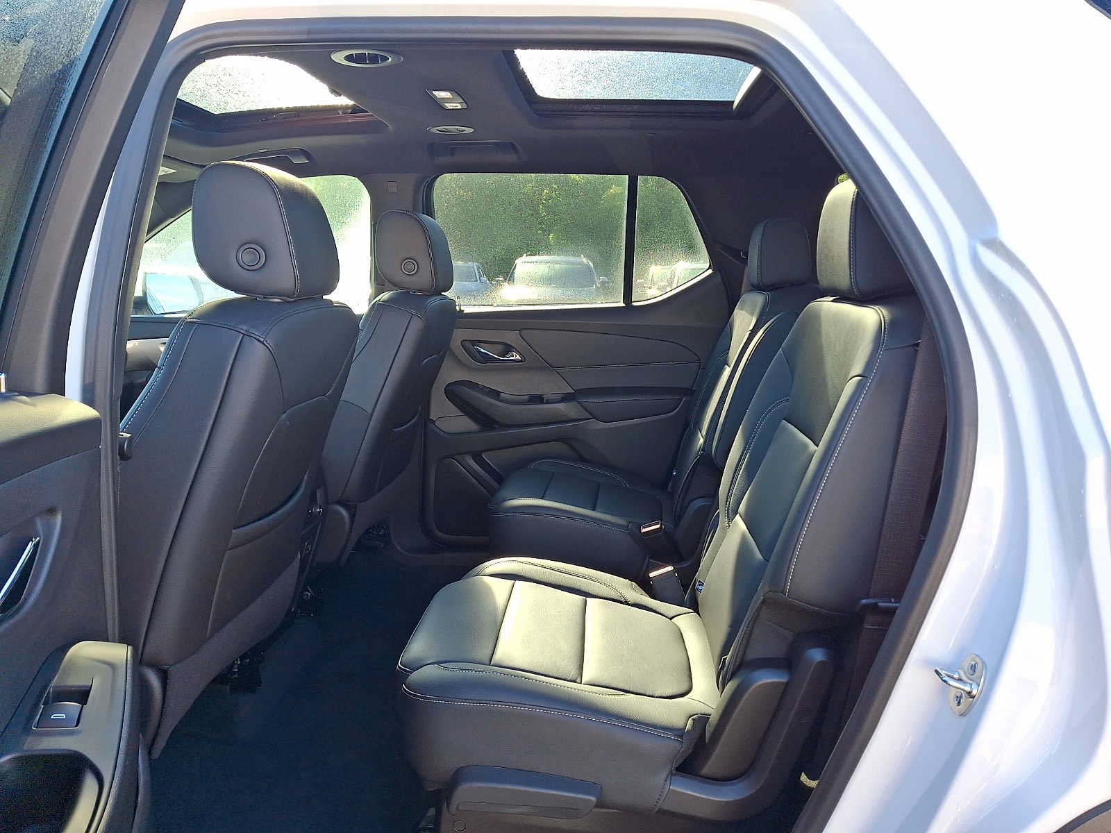 Used 2023 Chevrolet Traverse LT w/ LT Premium Package AWD/4WD image 10