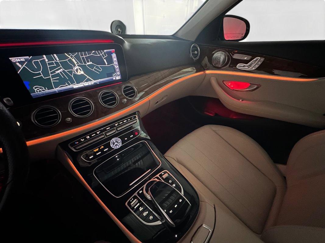 Used 2018 Mercedes-Benz E 300 4MATIC image 27