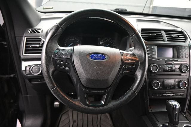 Used 2017 Ford Explorer XLT AWD/4WD image 22