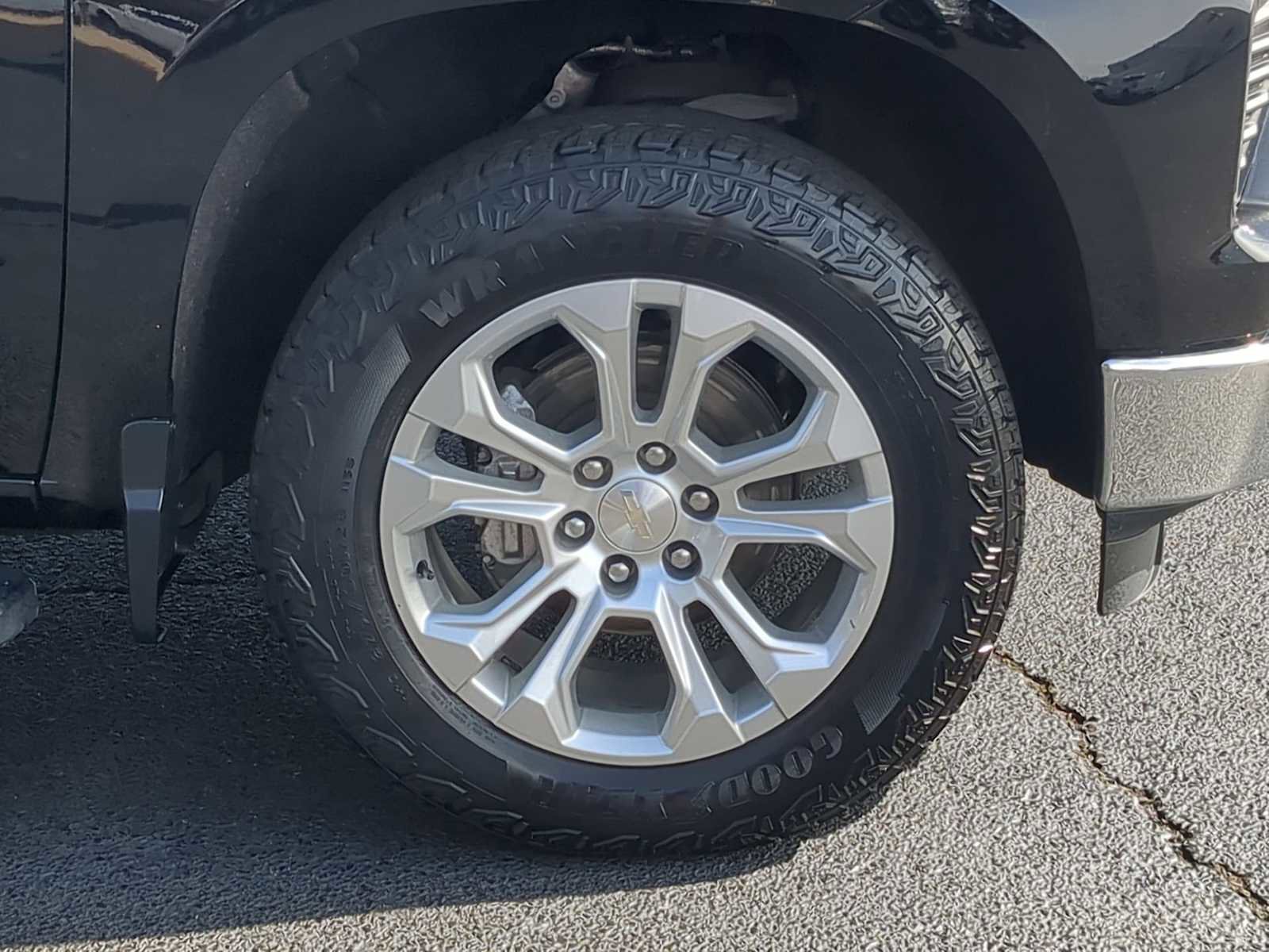 Used 2022 Chevrolet Silverado 1500 LTZ image 10