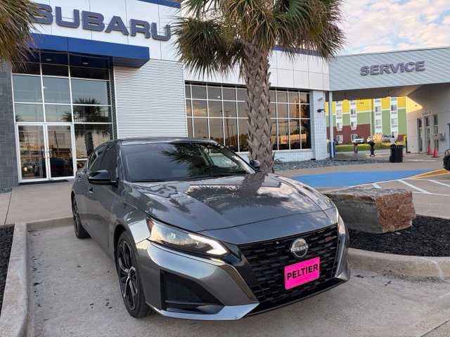 Used 2024 Nissan Altima 2.5 SR w/ SR Premium Package FWD image 1