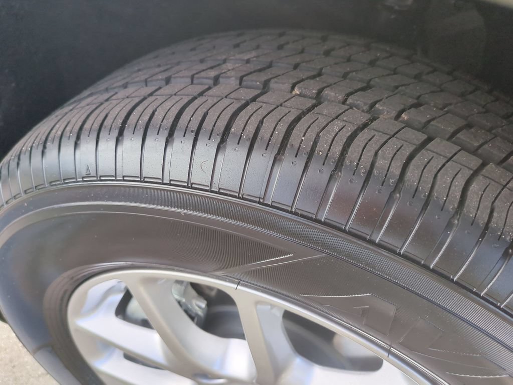 New 2027 Chrysler Pacifica Select FWD image 11