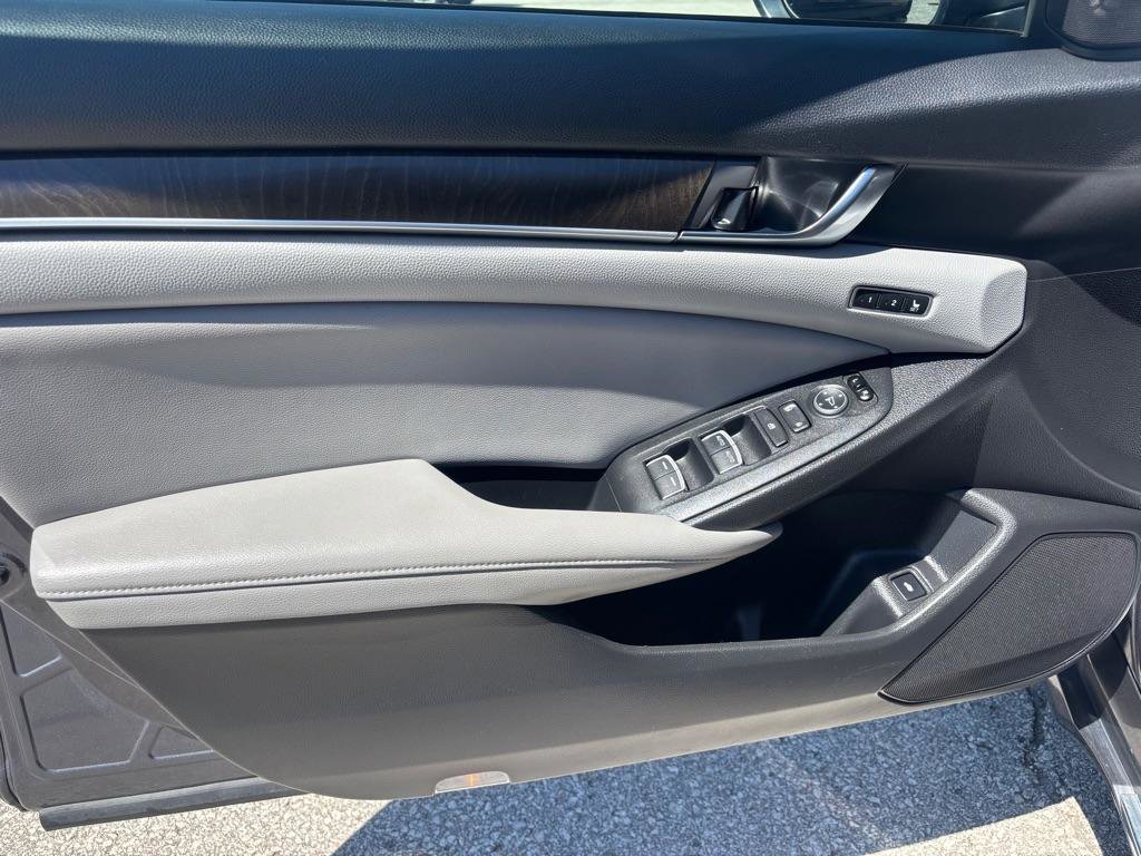 Used 2018 Honda Accord EX-L image 18