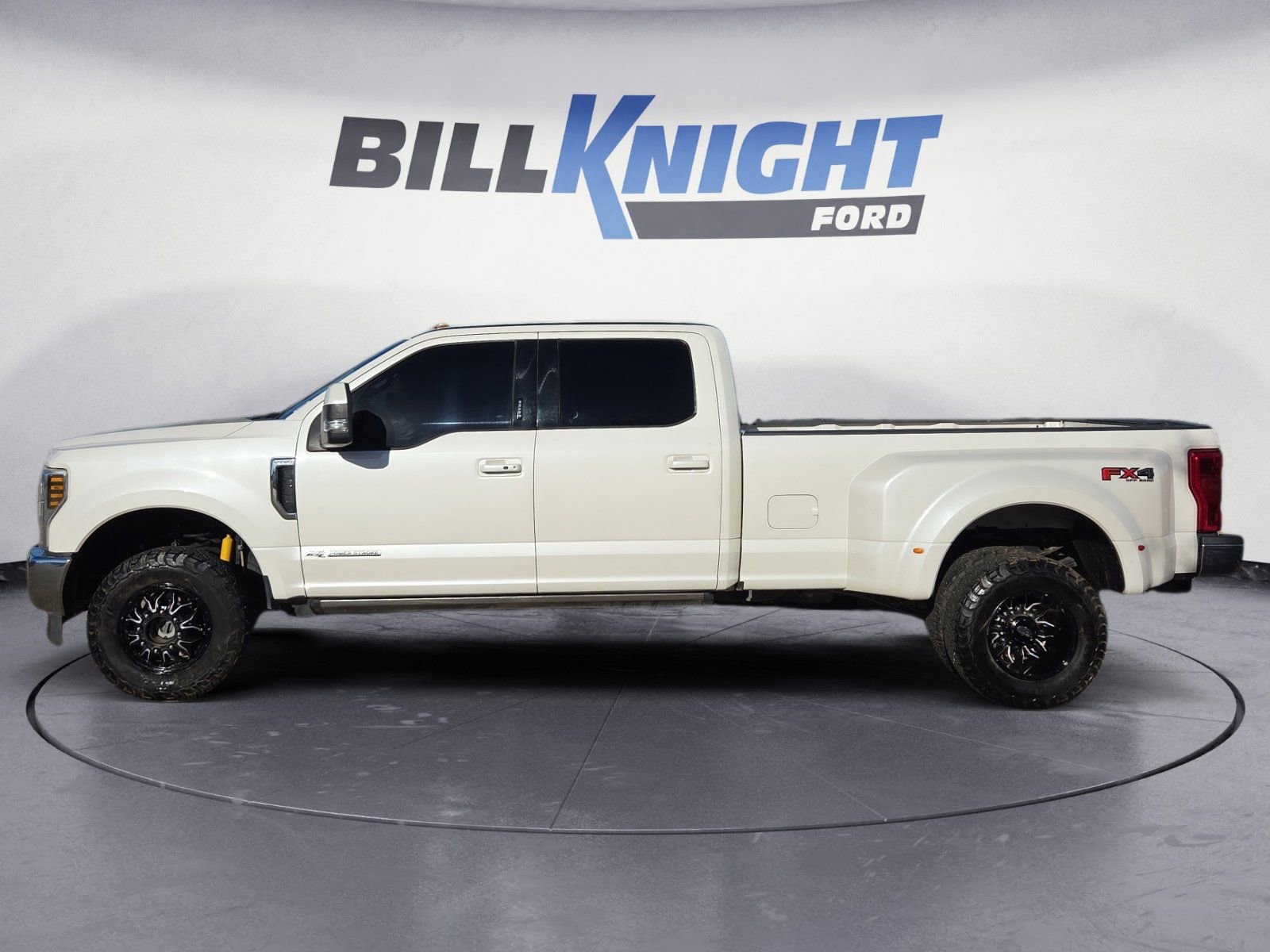 Used 2018 Ford F350 Lariat w/ Lariat Ultimate Package image 2