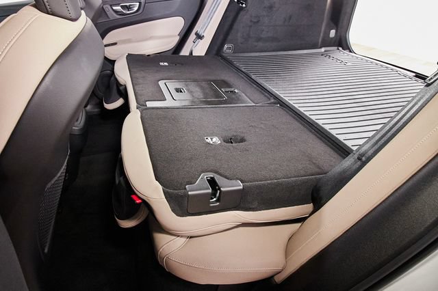 Certified 2026 Volvo XC60 B5 Plus AWD/4WD image 26