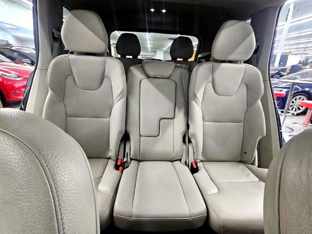 Used 2021 Volvo XC90 T5 Momentum w/ Climate Package image 17