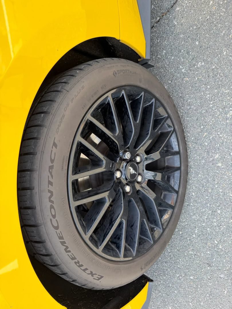 Used 2017 Ford Mustang GT Premium w/ GT Performance Package RWD image 35