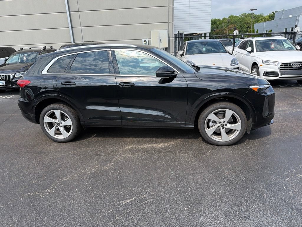 Certified 2025 Audi Q5 Premium Plus w/ Premium Plus AWD/4WD image 5