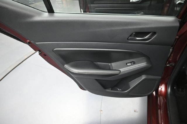Used 2025 Nissan Altima 2.5 SV FWD image 17