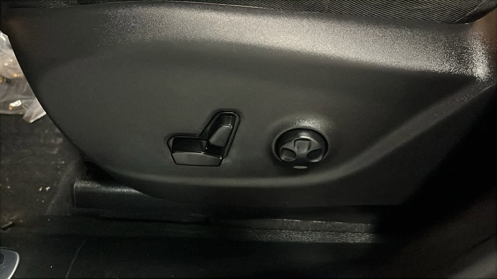 Used 2020 Jeep Cherokee Limited AWD/4WD image 23