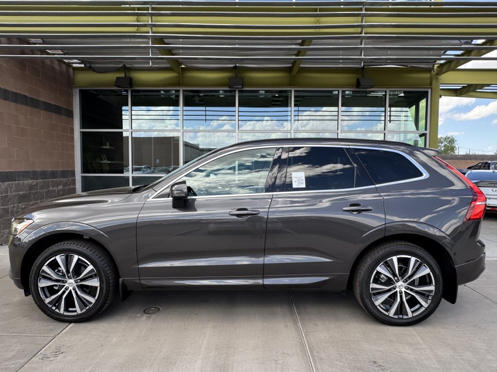 Used 2022 Volvo XC60 B5 Momentum FWD image 7