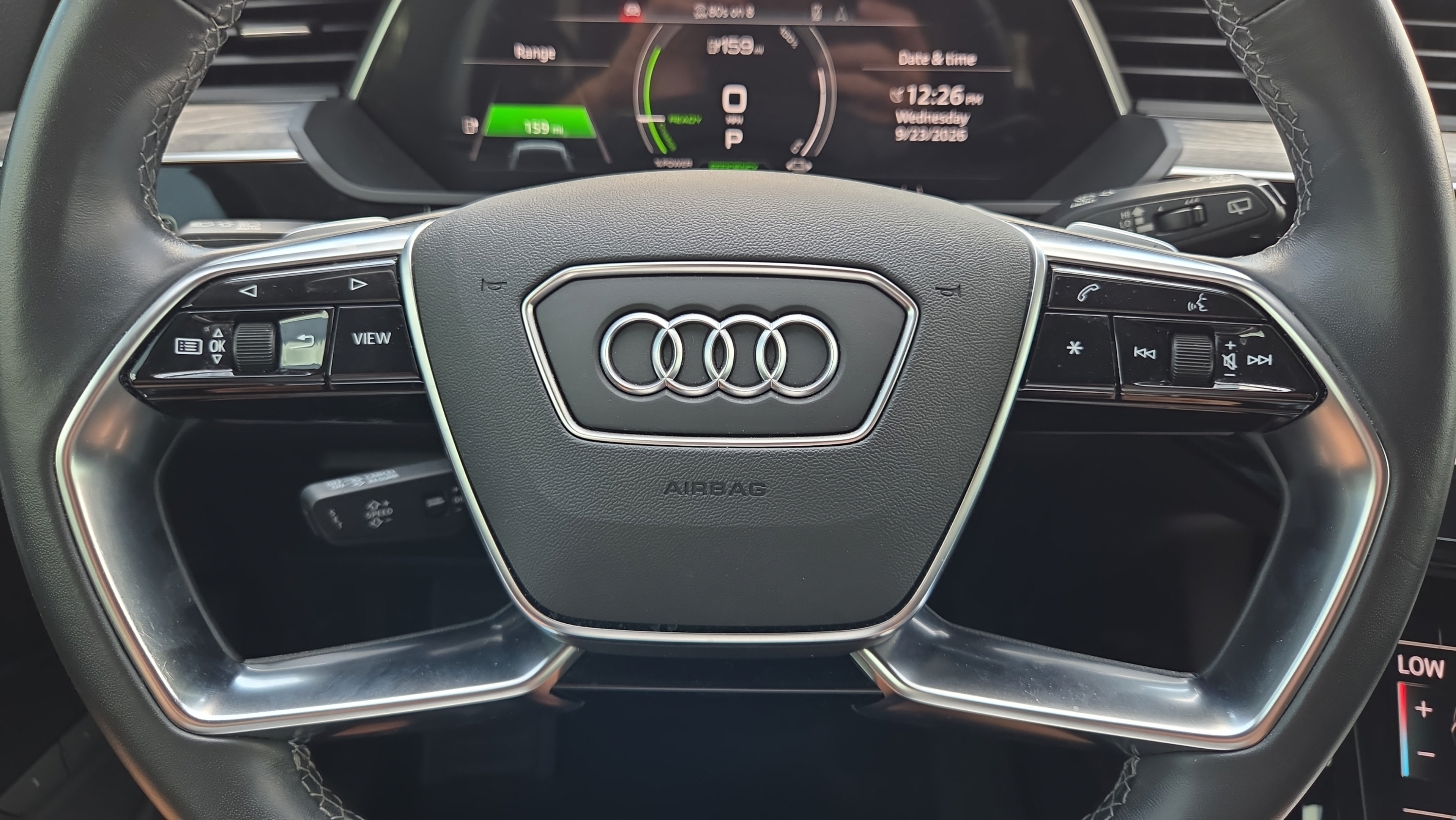 Used 2022 Audi e-tron Premium Plus w/ Premium Plus Package AWD/4WD image 28