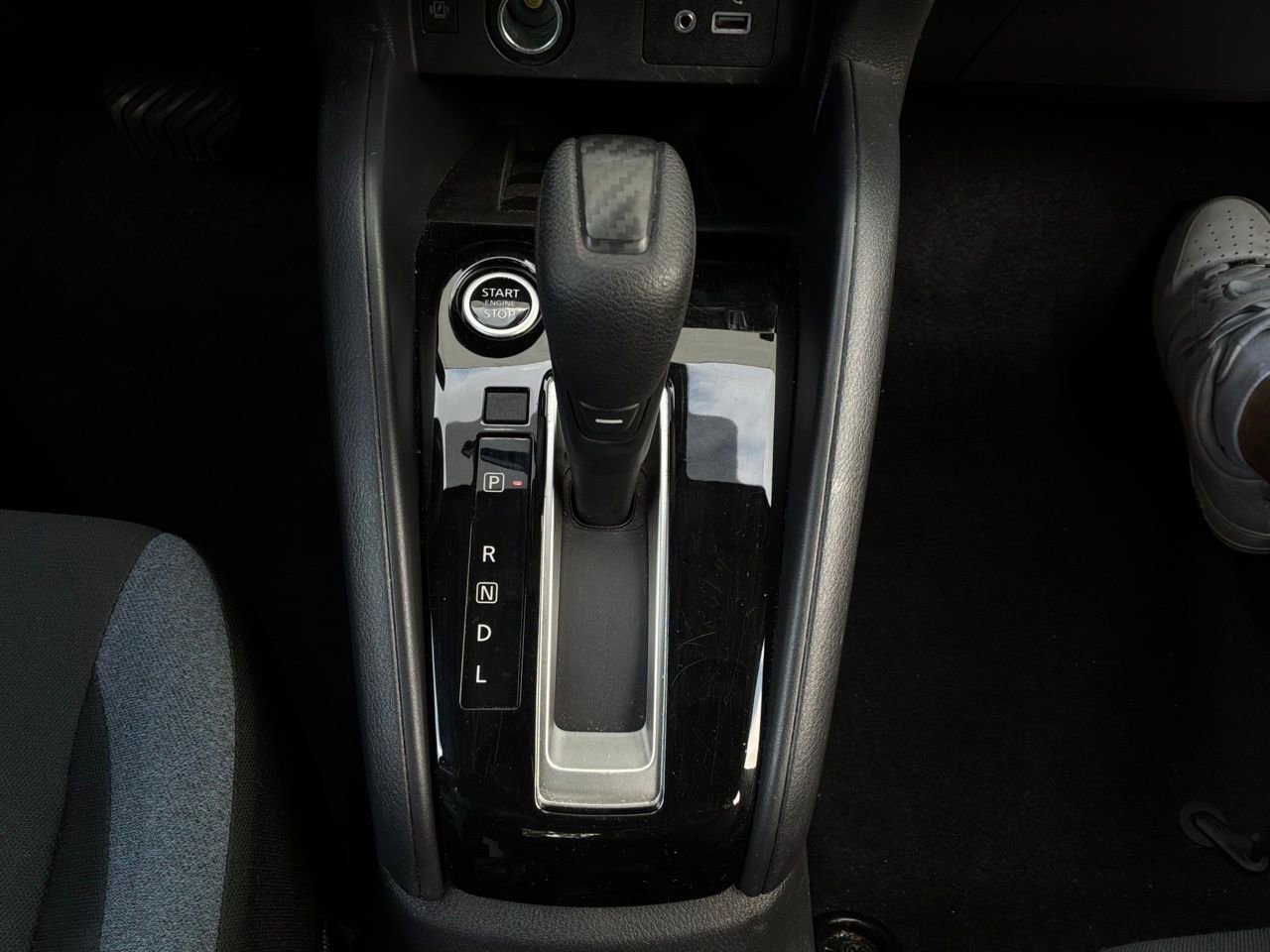Used 2025 Nissan Versa SV FWD image 21
