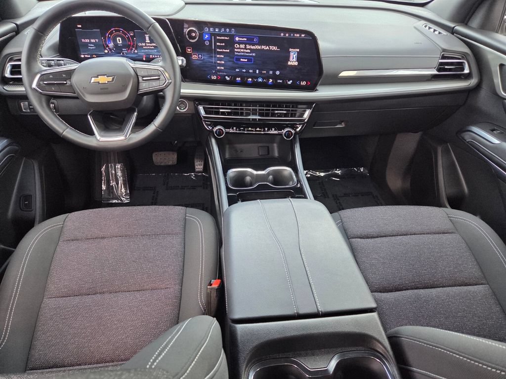 Used 2024 Chevrolet Traverse LS FWD image 11
