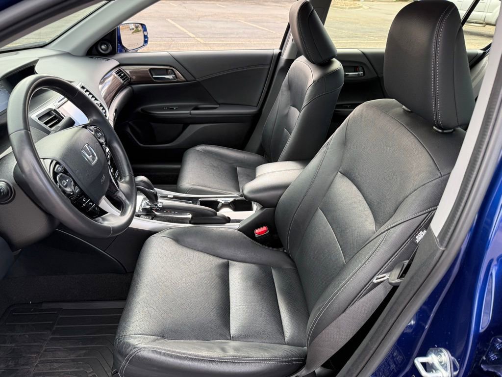 Used 2017 Honda Accord EX-L image 12