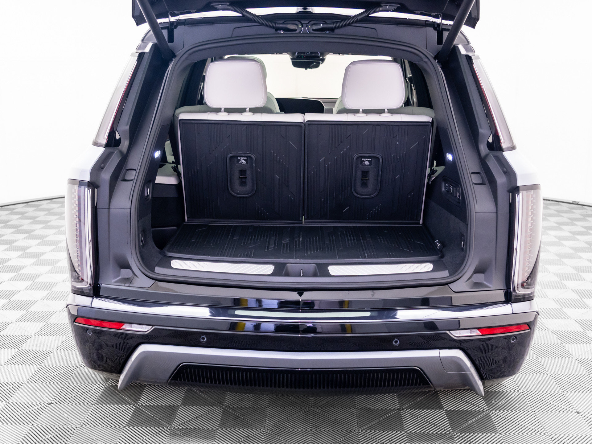 New 2027 Cadillac Vistiq Sport w/ LPO, Floor Liner Package AWD/4WD image 33