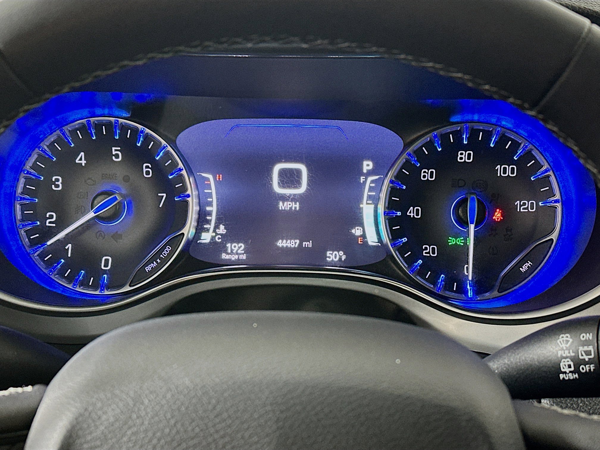 Used 2025 Chrysler Pacifica Limited FWD image 12