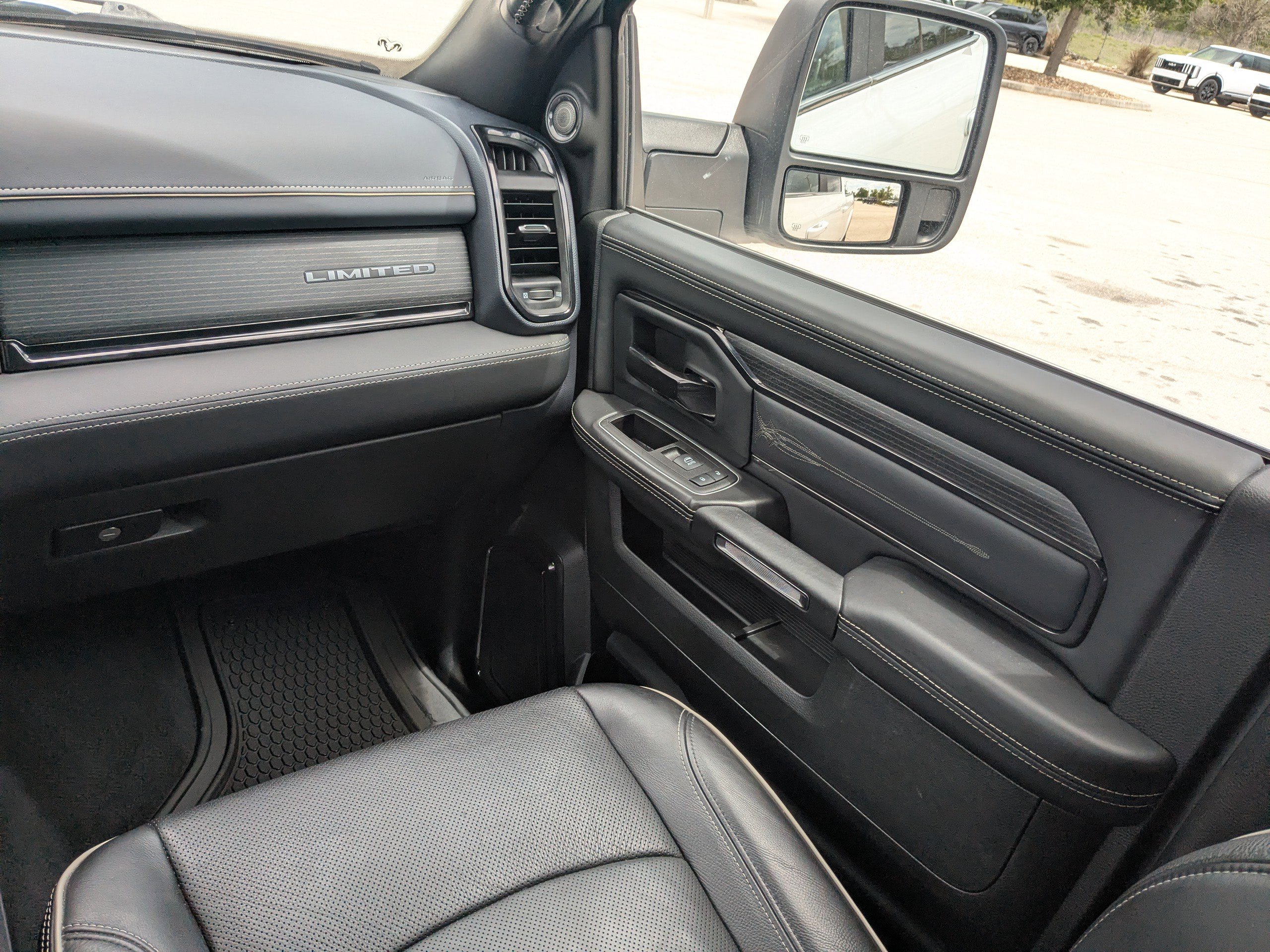 Used 2024 RAM 3500 Limited image 22