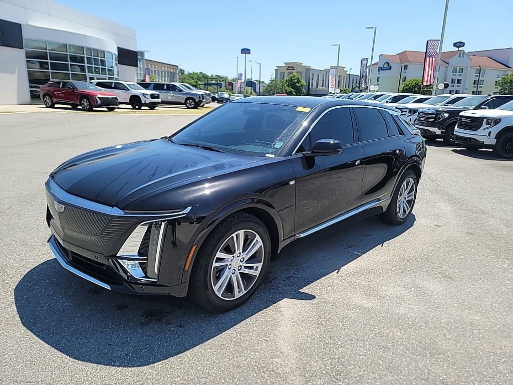 Certified 2024 Cadillac Lyriq Tech w/ Driver Assist Package AWD/4WD image 3