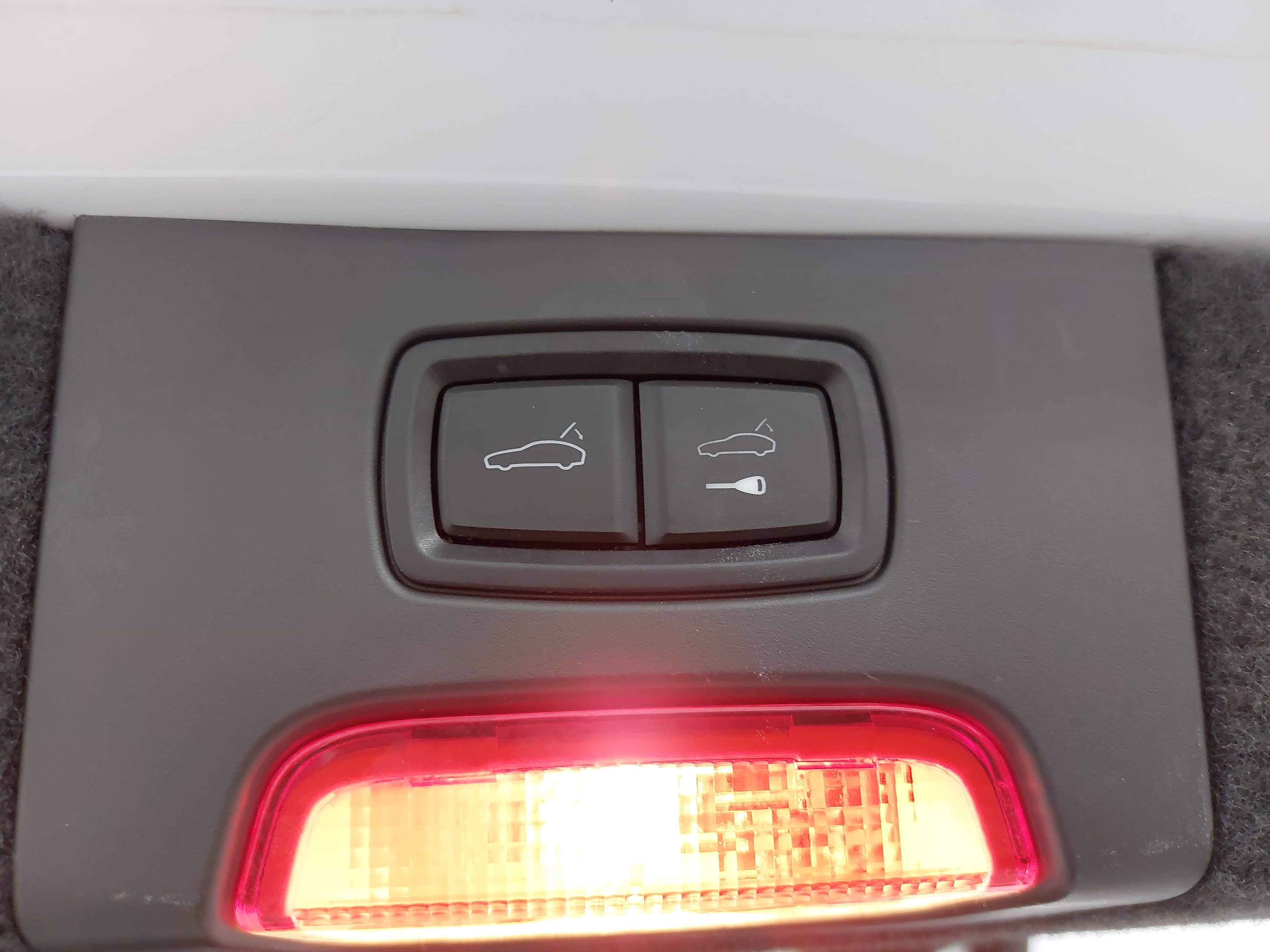 Used 2018 Porsche Cayenne Platinum Edition AWD/4WD image 15